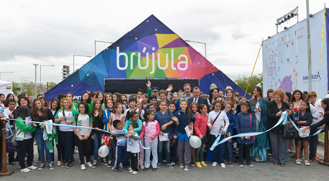 01_Brujula_Inuguracion_2015