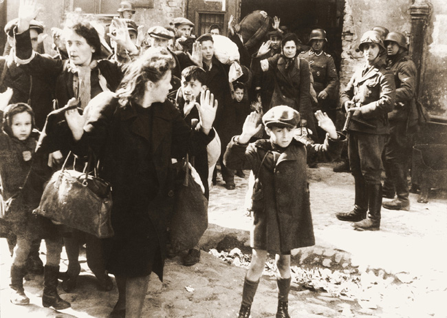 01_Warsaw_Ghetto_1943