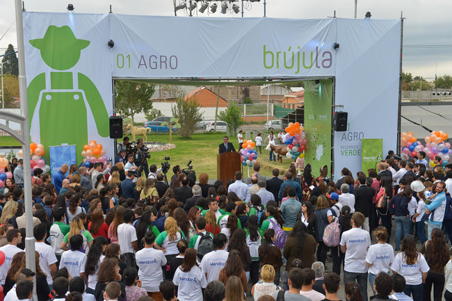 02_Brujula_Inuguracion_2015