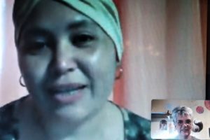 Profesora en la adversidad: se recibió de docente en medio de su tratamiento médico