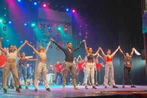 El Instituto F. Chopin cerró el año con la obra “Mendoza entre vinilos”