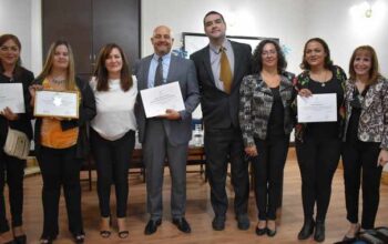 Estudiante del ISTEEC fue reconocida por la Legislatura