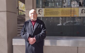 Hermes Ocaña, el egresado de 78 años que apostó por una carrera en el IES 9-030