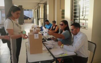El IES 9-023 de Maipú celebró elecciones por primera vez en su historia