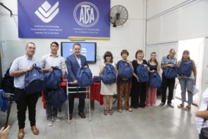 Educación Superior entregó 1.623 mochilas técnicas a estudiantes de Enfermería