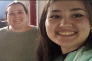 Sorpresa en el aula: sin planearlo, madre e hija se encontraron estudiando la misma carrera