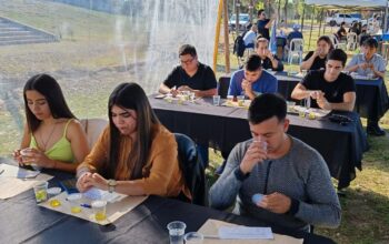 Una estudiante del IES 9-029 ganó el concurso de Jóvenes Catadores de aceite de oliva