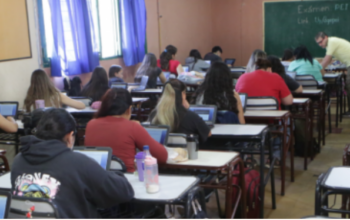 Unos 400 estudiantes de carreras prioritarias ya recibieron el primer estímulo económico