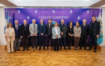 García Zalazar junto a distintas autoridades participaron de la firma del acta de adhesión por la Expo Educativa 2025