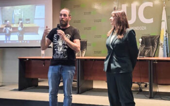 Sáenz de Cabezón dialogó con futuros docentes sobre cómo enseñar Matemática y despertar el pensamiento crítico